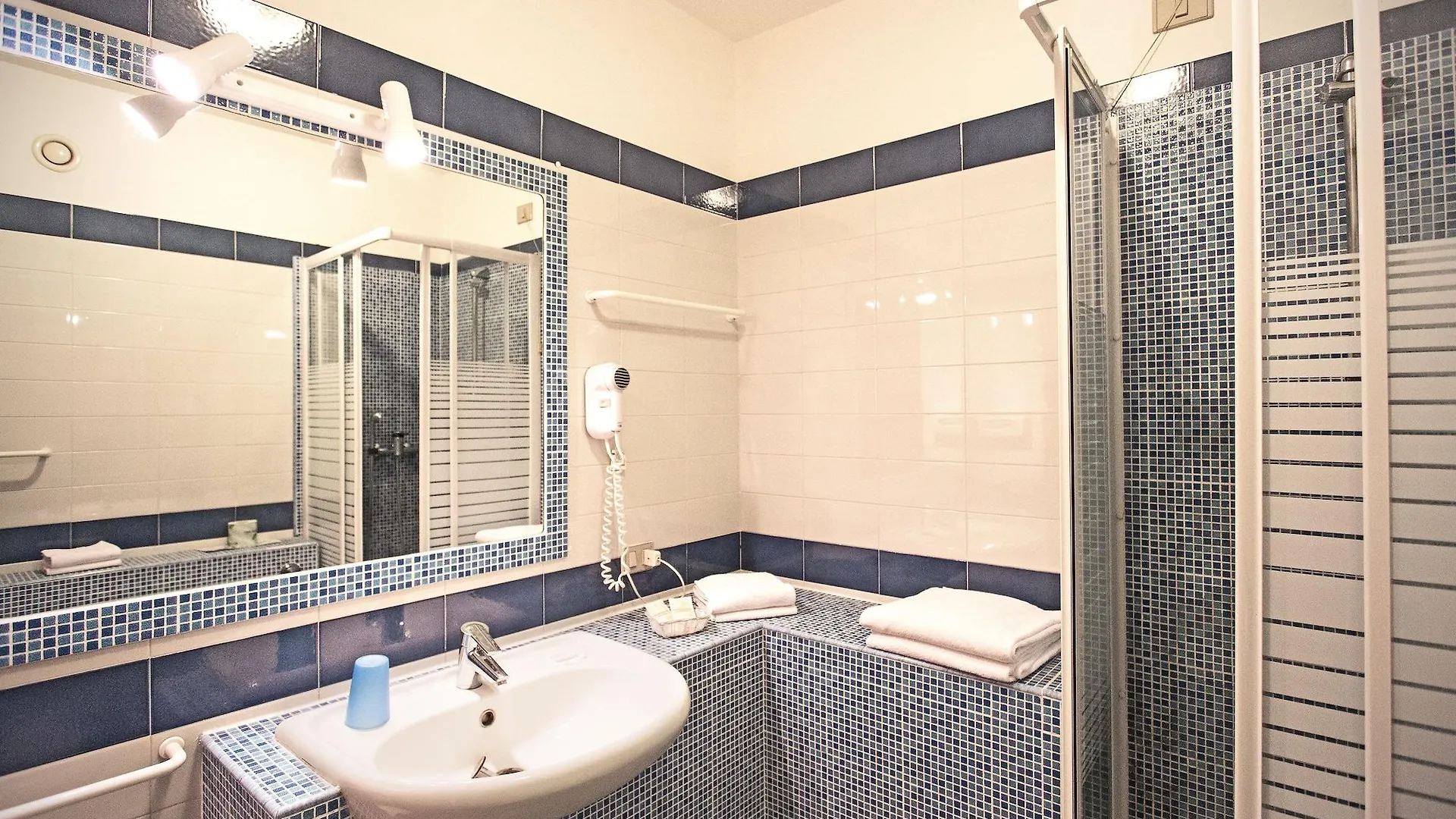 Hotel Bel 3 Palermo 3*,